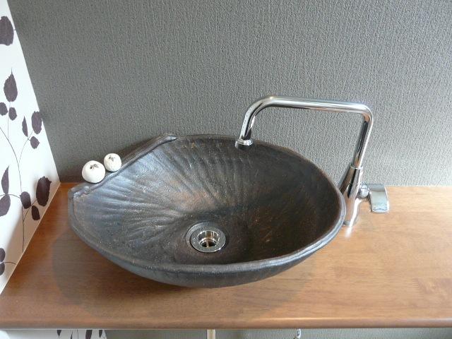 トイレの陶器の手洗いボール
